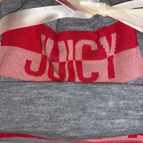 JUICY COUTURE Pom Hat Toque and Scarf Gift Set in box - Picture 2 of 10